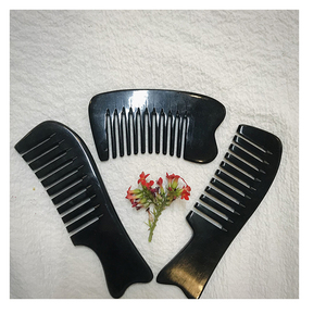 Peine de Cuerno Hecho a Mano en Vietnam 63 HUONG DANG, Peine de Lujo y Elegante para Masajes y Regalos - Product Image 1