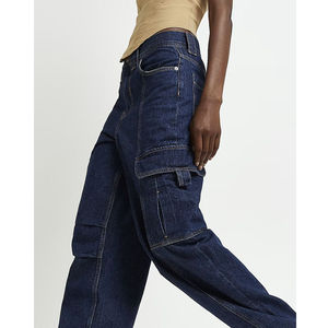 Jeans en denim bleu foncé pour femmes pleine longueur pantalon droit cargo ample à six poches pantalon en jean de style décontracté pour femmes - Product Image 4