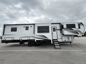 New 2025 Keystone M-o-n-t-a-n-a 3941FO - Product Image 1