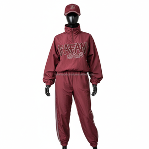 Conjunto cortavientos para mujer GSM Nylon Ripstop tela Color granate Panel lateral reflectante logotipo personalizado bordado cortavientos de talla grande - Product Image 1