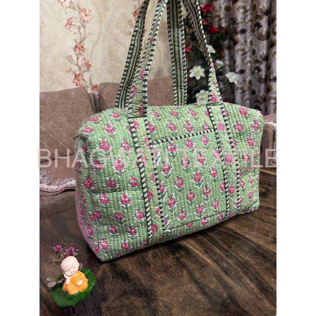 สีเขียวอ่อน