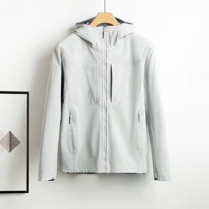 Livraison rapide S-3XL femmes hiver extérieur Softshell veste de pluie Logo personnalisé Polyester fermeture éclair solide motif court uni teint - Product Image 5