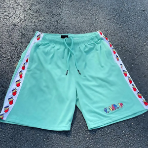 Logo personnalisé Short de basket-ball en maille sublimée respirante avec logo personnalisé de 6 pouces pour hommes - Product Image 2