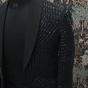 Fournisseur de vêtements OEM, blazer pour femme, col brodé de perles, luxueux, fait main, écologique, solide, coupe ajustée sexy, veste de mariage - Product Image 1