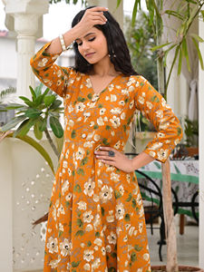 Robe décontractée pour femme, imprimé floral orange, 100% coton tissé, écologique, couleur contrastée, col en V long, manches trois quarts - Product Image 6