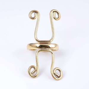 Anillo de moda ajustable de Latón chapado en oro con forma circular exclusiva con diseño único - Product Image 1