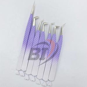 Pinzas de extensión de pestañas blancas/moradas de dos tonos con logotipo personalizado profesional Acero inoxidable sostenible con punta puntiaguda - Product Image 5