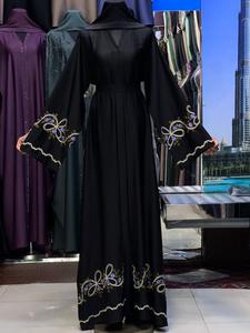 Nueva ropa islámica tradicional de Dubái 2025 para mujeres hermosa Abaya negra de Arabia Saudita hecha de paños de poliéster del Golfo - Product Image 2