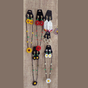 สร้อยคอลูกปัดเม็ดสีคลื่นสีสันสดใสสร้อยคอลูกปัดแก้วสร้อยคอทำด้วยมือหลายชั้นแบบเก๋ไก๋สำหรับงานเทศกาลตามสั่ง - Product Image 3