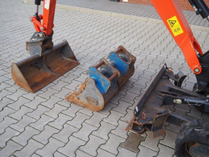 Mini-excavatrice Kubota KX016-4 d'occasion et neuve, 1,6 tonne, avec 3 godets, cabine compacte hydraulique fermée, climatisation, à vendre - Product Image 5