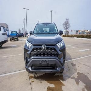 UTILISÉ LHD/RHD 2023 T O Y O T A RAV4 XLE FWD - Product Image 1