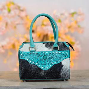 Sac à main en cuir de vachette de luxe au design tendance avec motif floral embossé et accent en pierre turquoise pour femmes - Product Image 1
