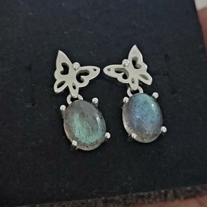 Pendientes finos de Plata de Ley 925 con diseño de mariposa y piedra labradorita chapados en oro para mujer para aniversario - Product Image 2