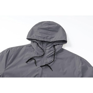 Veste coupe-vent légère pour homme avec poche à capuche Imperméable respirant à séchage rapide Veste d'extérieur de couleur unie pour homme - Product Image 3