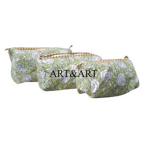 Meilleure collection de pochettes matelassées à fermeture éclair, résistantes à l'eau, grande capacité, avec pompon, imprimées de motifs floraux, en coton, écologiques et élégantes - Product Image 3