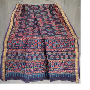 Bufandas y estolas estampadas hechas a mano, estola hecha a medida de 100% algodón para uso en tiendas de accesorios de moda en flores negras - Product Image 4