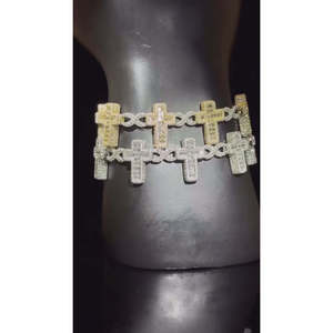 Brazalete Infinito Blazing Cross con Moissanita y Engaste Pavé, Plata 925, Lujo Unisex para Uso Diario - Product Image 2