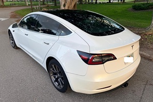 Tesla Model 3 Long Range propre, modèle 2018 - Product Image 5