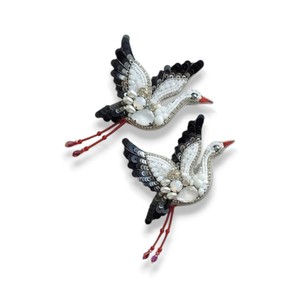 Broche negro con forma de manzana, broche de moda, Perla de cristal, bordado a mano, lingotes de alambre con cuentas para fiesta, regalo de boda, Material de cobre - Product Image 5