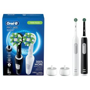 Cepillo de Dientes Eléctrico Oral-B Pro 1000 CrossAction, Negro y Blanco, Paquete de 2 - Product Image 1