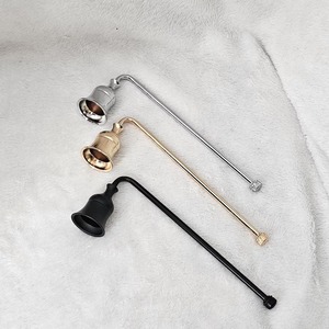 Eteignoir à bougie en métal élégant pour la maison Outil d'extinction de bougie fabriqué à la main Idéal pour les amateurs de bougies et la décoration intérieure - Product Image 1