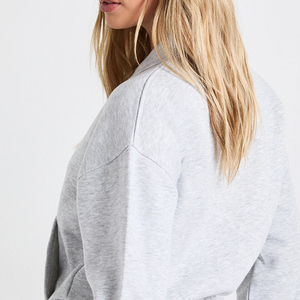 Prix avantageux pour les acheteurs en gros – Sweat-shirt élégant pour femme à manches longues avec logo personnalisable et col rabattable à fermeture éclair - Product Image 5