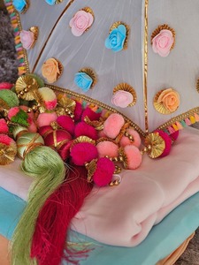 Ombrelle élégante en mousse artificielle pour toile de fond de mariage indien Haldi Mehendi Sangeet Cordes décoratives Décoration de plafond 24 - Product Image 2