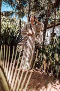 2025 nuevo producto personalizado Beige bohemio Maxi vestido primavera moda para mujeres gran oferta sólido Casual espalda descubierta Floral Playa Mujeres conjunto - Product Image 5