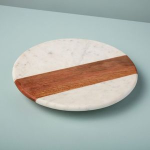 Elegante y moderna tabla de cortar de mármol perfecta para cocinas de lujo y espacios culinarios contemporáneos que ofrecen forma y función - Product Image 4