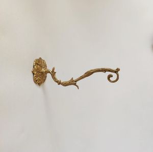 Crochets muraux en laiton pour serviettes, manteaux et sacs, améliorant l'efficacité de l'espace avec élégance - Product Image 6
