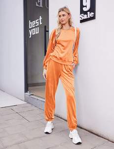 ชุดเสื้อมีฮู้ดของผู้หญิงเสื้อครอปแบบมีกระเป๋ามีซิปชุดวิ่งออกกำลังกายกำมะหยี่ชุดวอร์มสองชิ้นสำหรับผู้หญิงฤดูใบไม้ร่วงฤดูหนาว - Product Image 1