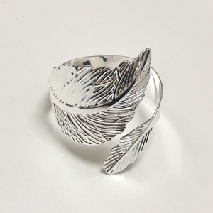 Usine <span class=keywords><strong>En</strong></span> Gros Haut De Gamme Hôtel Serviette Anneaux Feuille D'or Serviette Anneaux Serviette Cercles Fermoirs et Anneau De <span class=keywords><strong>Tissu</strong></span> pour Bords De Serviette - Product Image 3