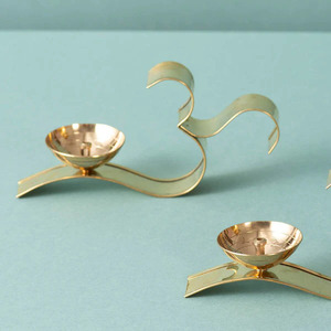 Diya tradicional de latón, una hermosa pieza central para tus rituales, Diya tradicional, una pieza impresionante para iluminar tus festivales - Product Image 3