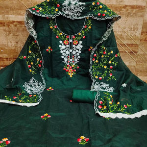 Nouveau matériel de robe Foux Jorjet avec broderie comme broderie de sommeil avec soie pure avec Dupatta - Product Image 1