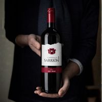 Vino Tinto Seco Castillo de Sarrion - Tempranillo y Garnacha 11% ABV - Vino Tinto Joven Español 750ml