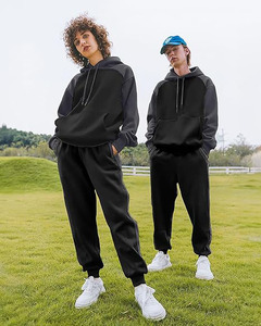 Ensemble sport personnalisé de haute qualité pour hommes Joggers noirs et survêtement d'entraînement Survêtements unis imprimés respirants pour l'hiver - Product Image 3