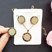 Clip d'oreille en acier inoxydable de luxe pour femmes et filles, ensemble de bijoux en diamant, bague et collier, ensembles de bijoux tendance
