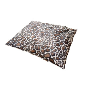 Coussin carré en fausse fourrure girafe pour chiens - Product Image 2