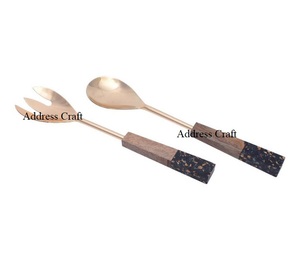 Ensemble de service à salade à prix abordable avec poignée en résine Ustensiles de cuisine en acier inoxydable Vaisselle Cuillère de service Fourchette Outils de cuisine - Product Image 6