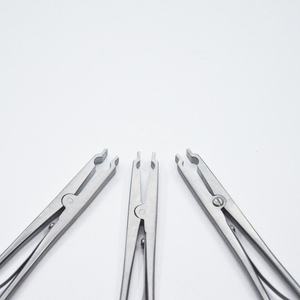Pince à cuir chevelu Raney, pince à appliquer, instrument chirurgical manuel en acier inoxydable, outil médical de précision réutilisable, certifié CE - Product Image 2