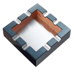 ที่เขี่ยบุหรี่ทรงสี่เหลี่ยมสีแดงสีน้ำเงินโลหะพร้อมดีไซน์ทันสมัยเหมาะสำหรับอุปกรณ์สูบบุหรี่ในบ้านและร้านอาหาร - Product Image 1