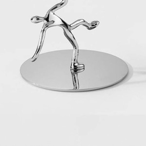 ฐานวางเค้กสีเงินขัดเงาทันสมัยพร้อมฐานรูปคนนามธรรม ฐานวางขนมโลหะดีไซน์สร้างสรรค์ สำหรับงานแต่งงานหรูหรา - Product Image 5