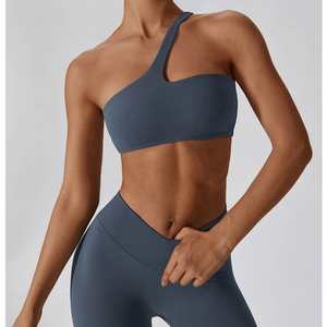 Ensemble de yoga pour femmes avec logo personnalisé sur le devant, respirant, séchage rapide, soutien-gorge court et leggings à coupe en V très extensibles - Product Image 2