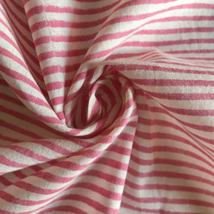 Tissu en coton imprimé à la main, motif rayé vertical rose et blanc - Product Image 1