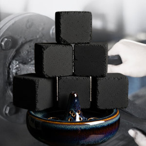 Briquettes de charbon de coco 100% premium pour chicha, cendres blanches, durée de combustion de 2 à 3 heures, rétention de chaleur élevée inégalée - Product Image 1