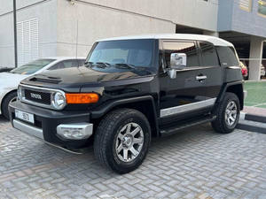 Toyota FJ Cruiser V X.R, moteur à gauche d'occasion, modèle complet en Option 2014, spécifications de la fcc bien entretenues comme neuves à vendre - Product Image 4