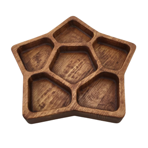 Bandeja de madera para servir hecha a mano Maravilloso diseño en forma de corazón para aperitivos Frutas secas Patrón floral para catering-en venta - Product Image 3