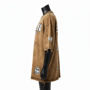 Camiseta de Algodón Extra Grande para Mujer, Lavada al Ácido, Suave y Transpirable, Estilo Desgastado Marrón, con Logotipo de Parche Personalizado Serigrafiado - Product Image 3