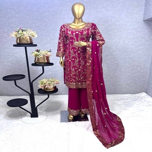 Dernier modèle de sari ethnique Gujari de la marque FabZone, en faux georgette lourd, avec broderie et travail de sequins en relief, pour adultes et mariages - Product Image 1