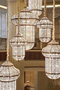 Lanterne décorative en fer personnalisée pour la décoration de fête de mariage d'inspiration vintage, l'éclairage de jardin et les intérieurs de maison - Product Image 4